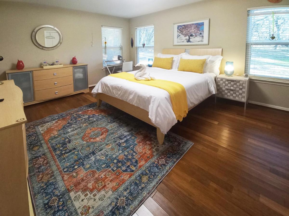 Master Bedroom With King Bed-Free-Wifi-Snack-Parkg In Relaxing Oasis San Marcos Εξωτερικό φωτογραφία