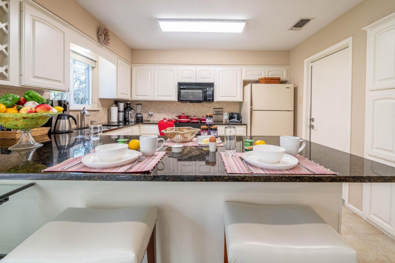 Master Bedroom With King Bed-Free-Wifi-Snack-Parkg In Relaxing Oasis San Marcos Εξωτερικό φωτογραφία