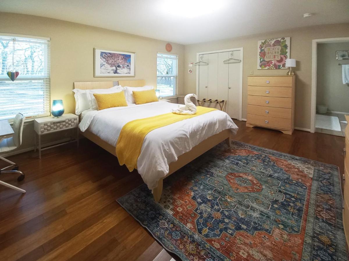 Master Bedroom With King Bed-Free-Wifi-Snack-Parkg In Relaxing Oasis San Marcos Εξωτερικό φωτογραφία