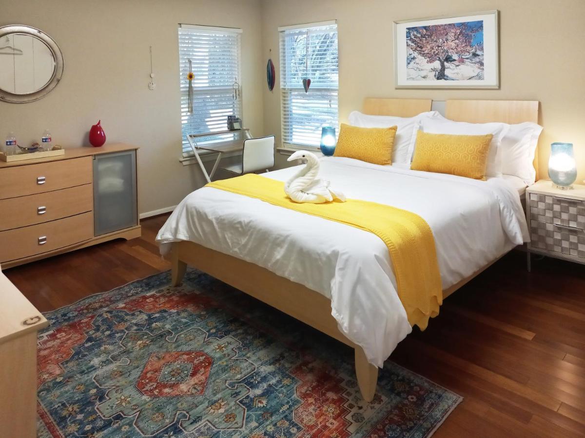 Master Bedroom With King Bed-Free-Wifi-Snack-Parkg In Relaxing Oasis San Marcos Εξωτερικό φωτογραφία